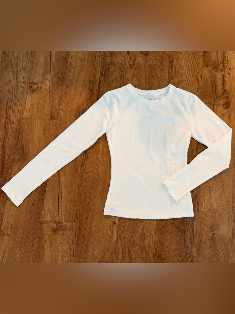 Women’s White Long-Sleeve Crewneck Tee NWOT